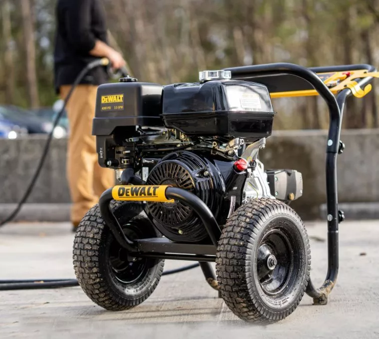 DEWALT 4000 PSI COLD WATER PROFESSIONAL GAS PRESSURE WASHER HONDA TRIPLEX PUMP