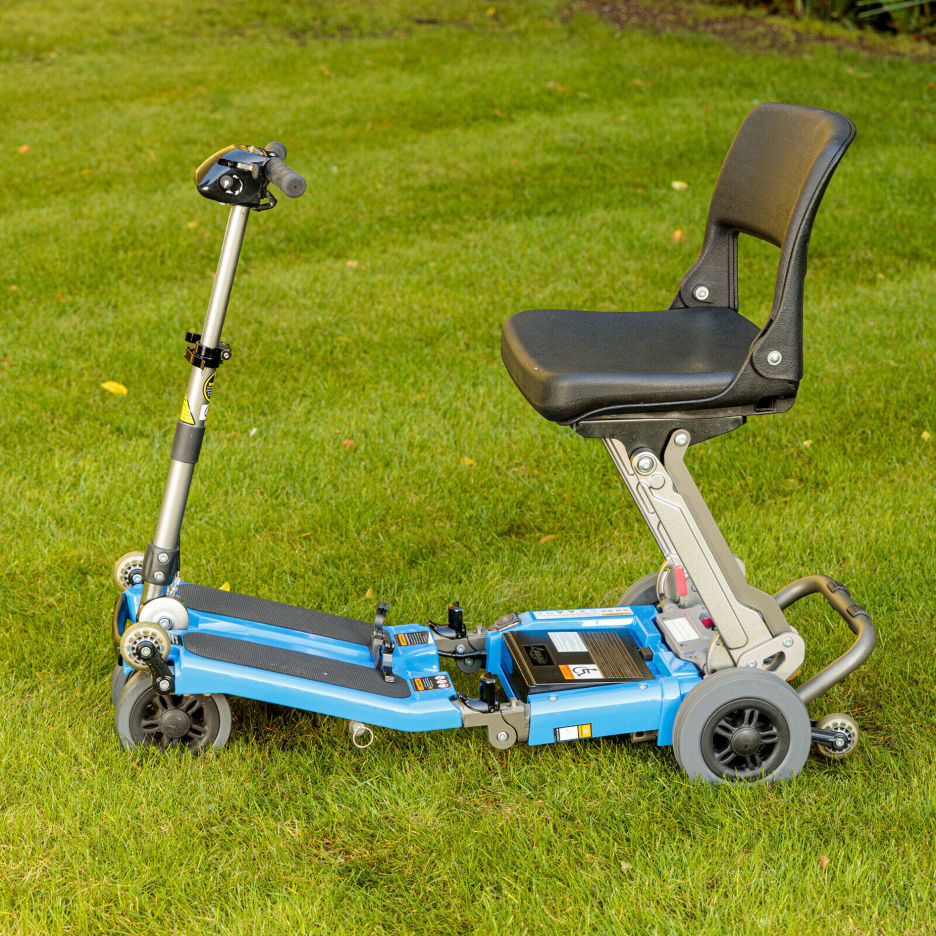 LUGGIE BLUE Folding Travel Mobility Boot Scooter