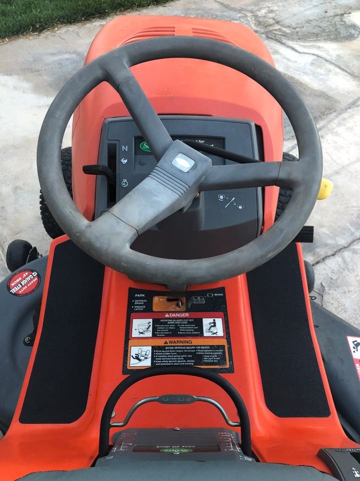 1642H riding mower