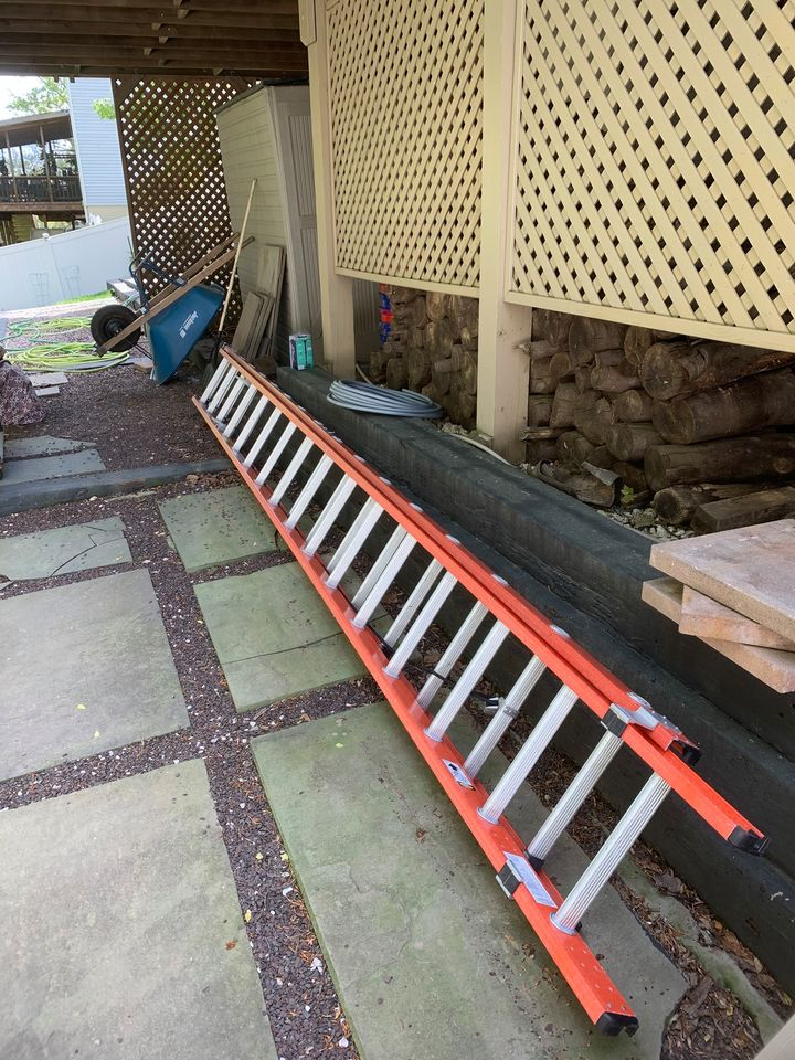 32 Ft Extendable Ladder