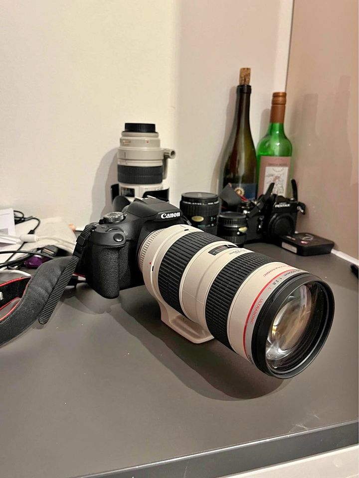 2000D + EF-S 18-55 mm