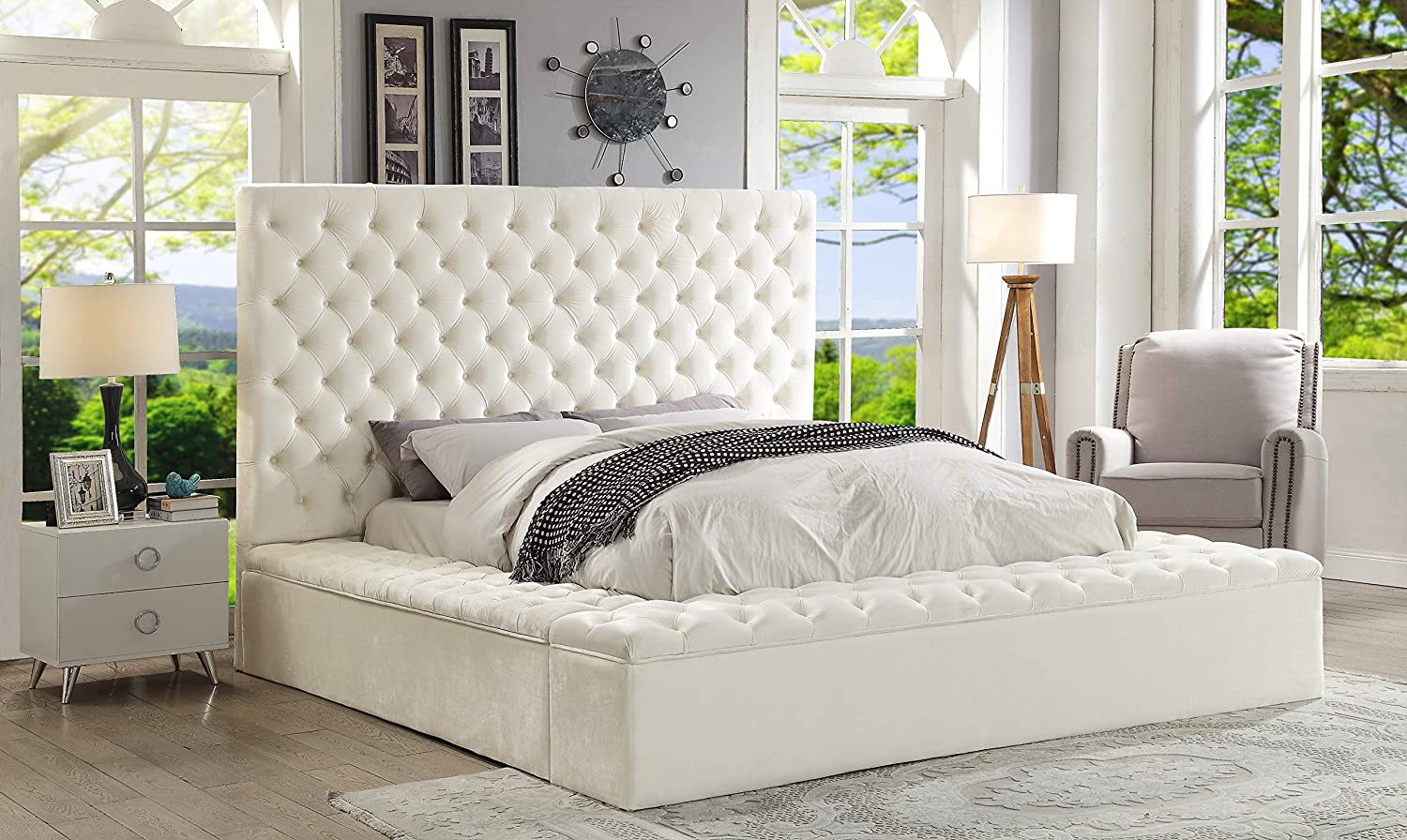 【Furniture】Contemporary Velvet Upholstered Bed with Deep Button Tufting & Storage Compartments