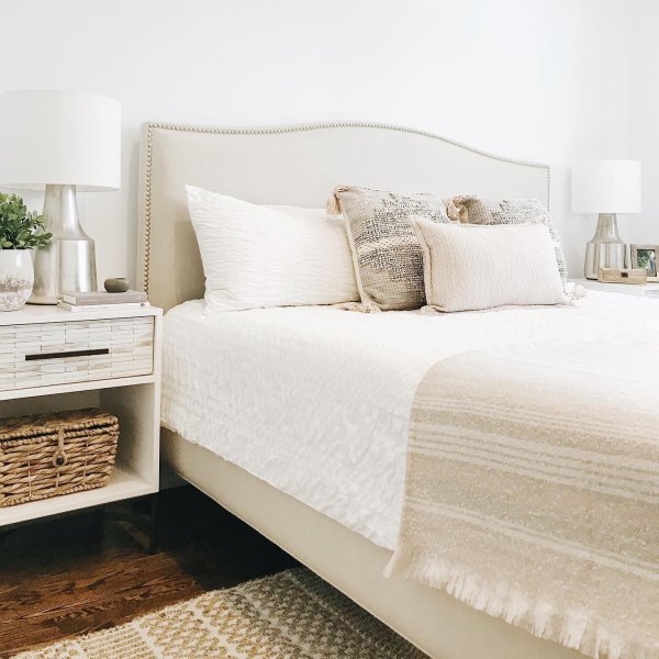 【Furniture】Wood Tiled Nightstand (20