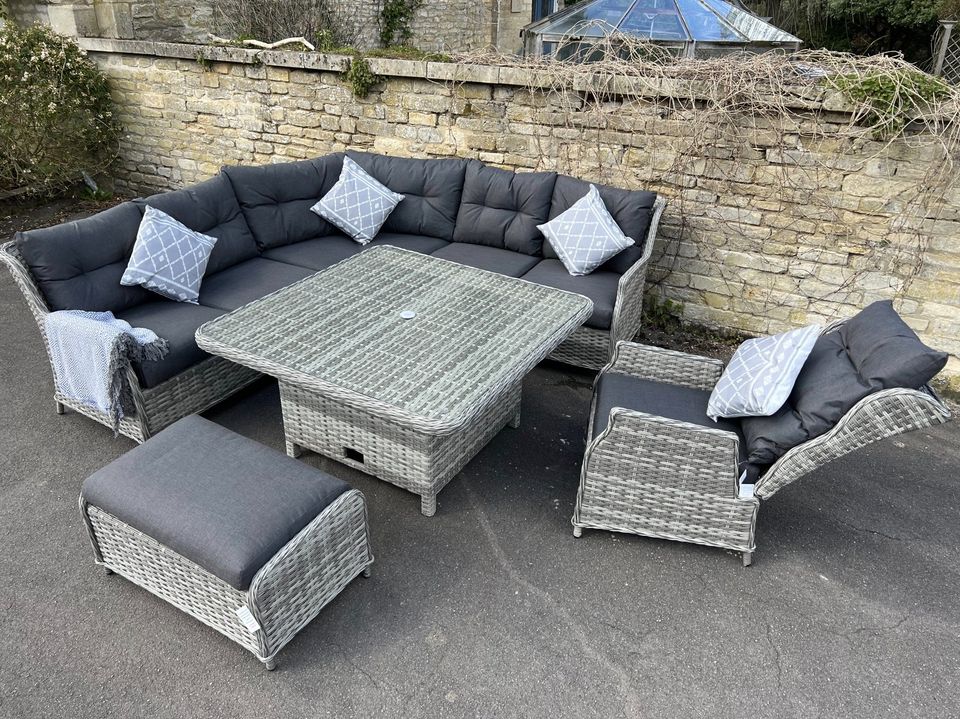Rattan Garden Furniture premium Large corner sofa set.