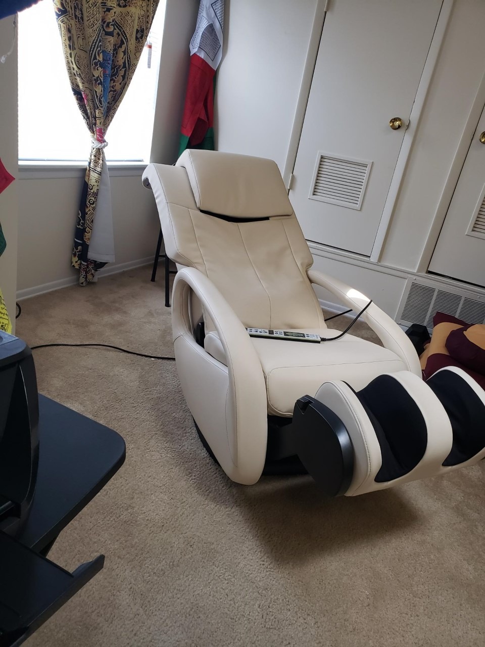 【Furniture】Human Touch WholeBody 7.1 Living Room Recliner Massage Chair