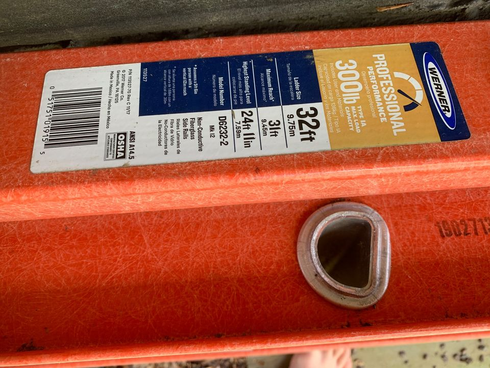 32 Ft Extendable Ladder