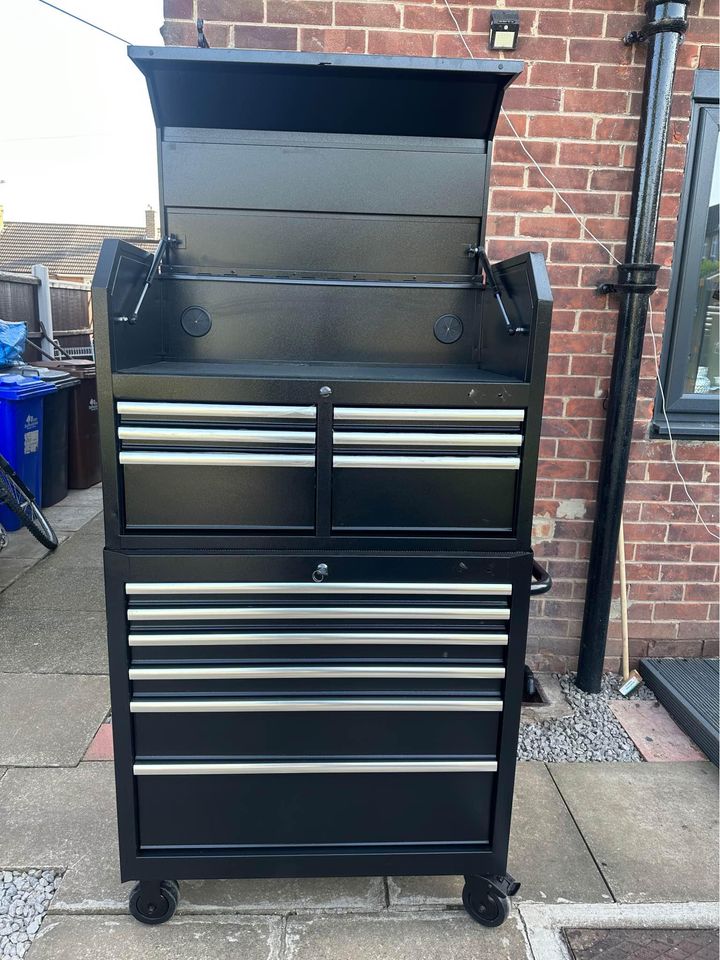 · Halford advance cabins 36 inch ￼ 12 drawers slow close new everything working perfect.