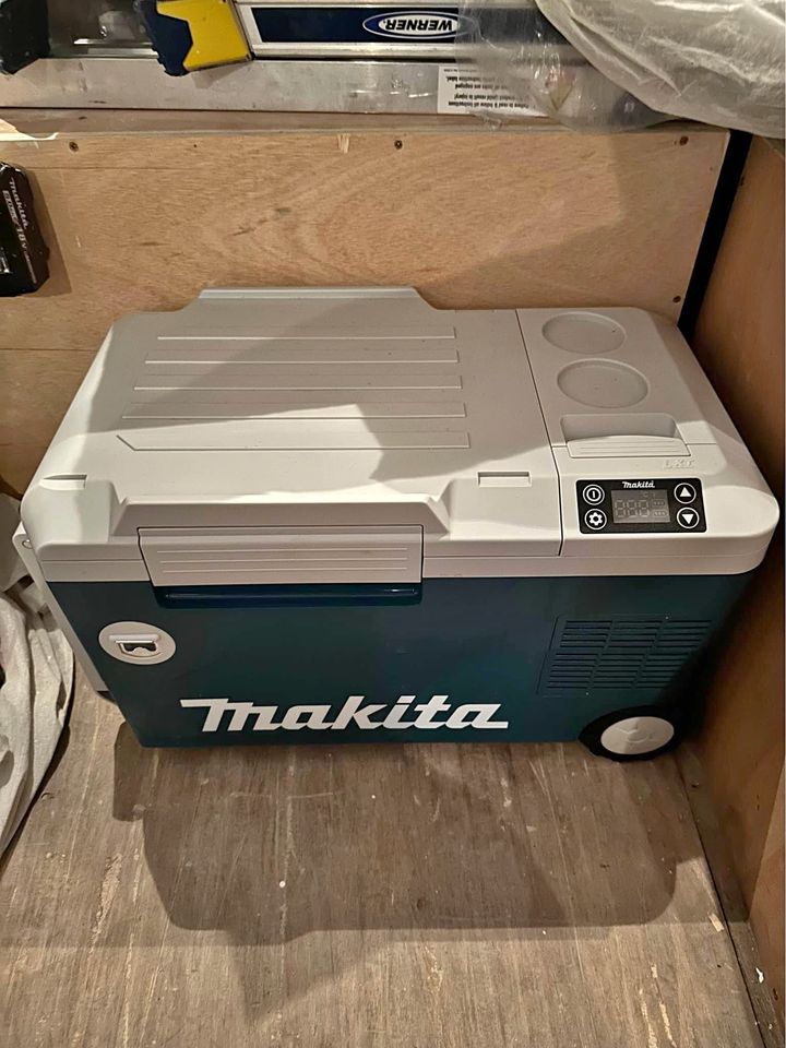 Makita 36v Fridge  Warmer