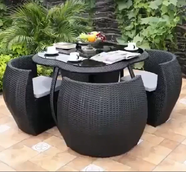 5-piece garden furniture set for dining, outdoor and indoor use