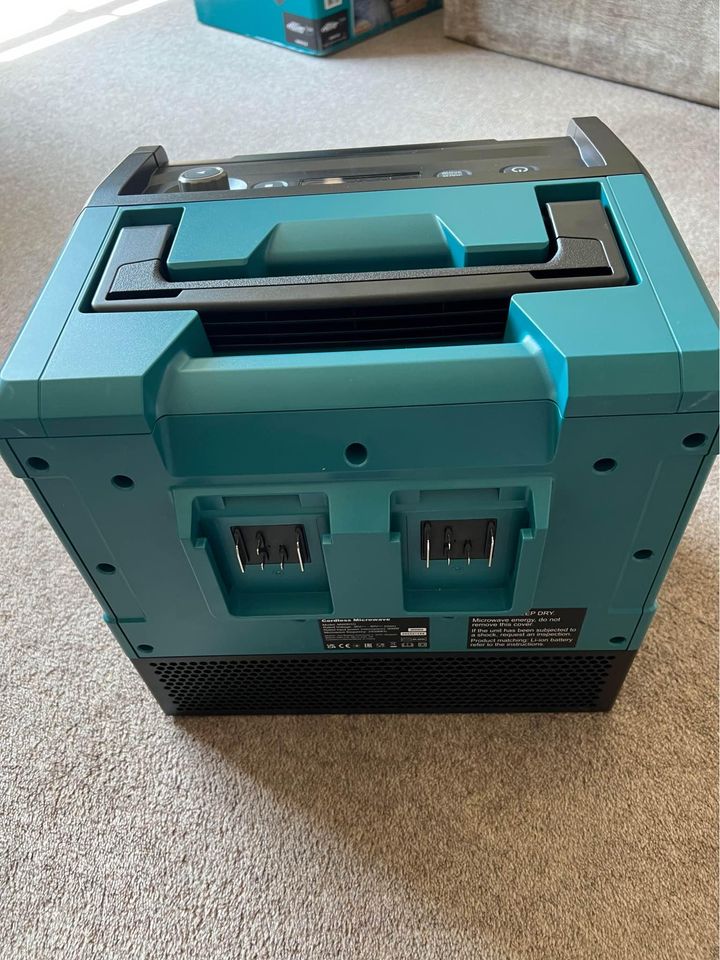 Makita Microwave 40v XGT