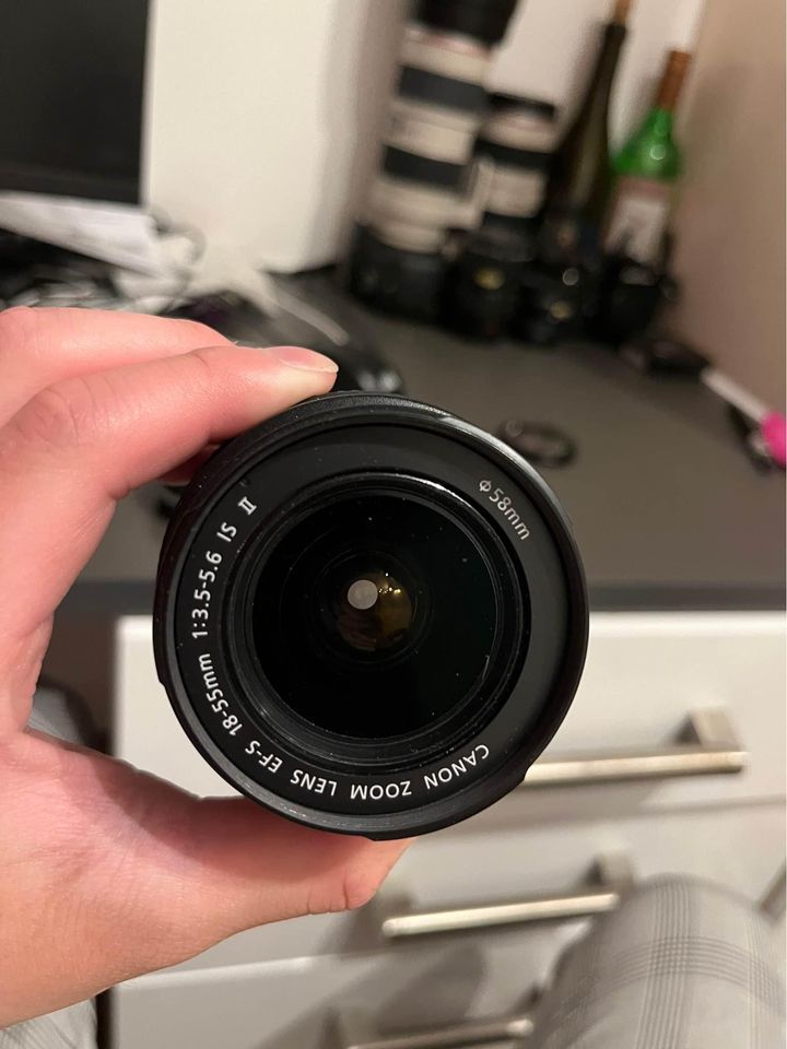 2000D + EF-S 18-55 mm