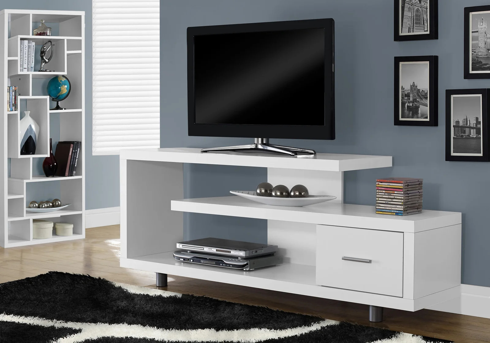 【Furniture】Beesley TV Stand for TVs up to 70