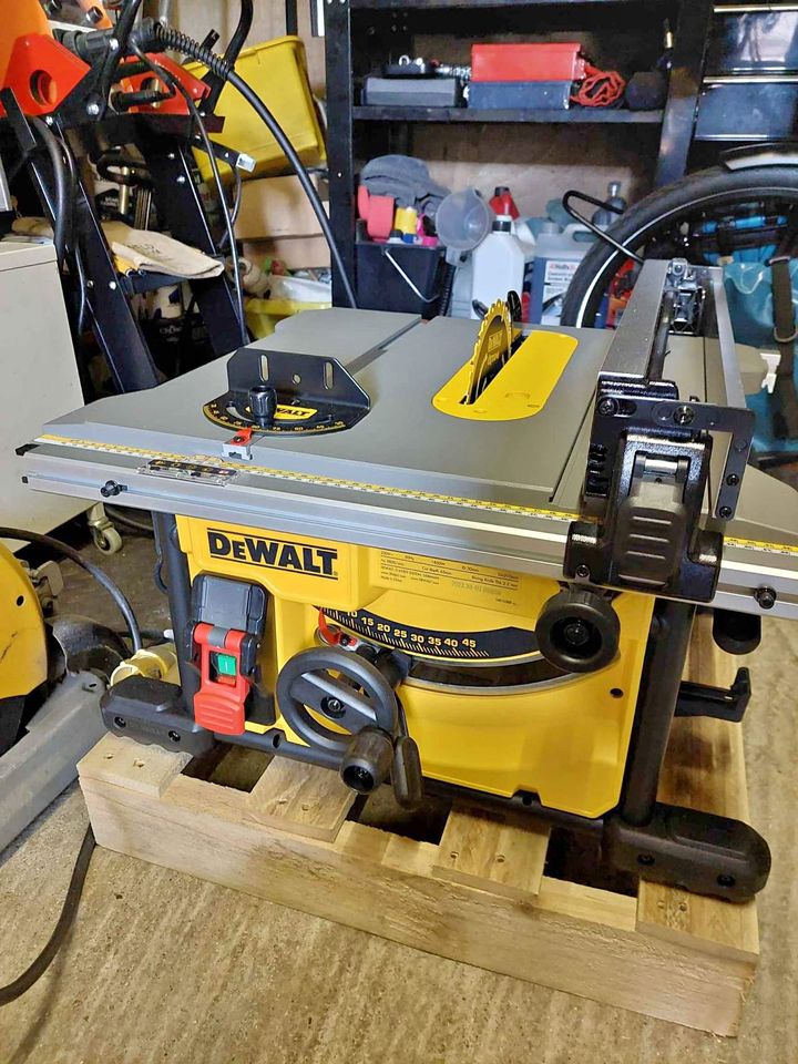 Dewalt DWE7485 GB Site Table Saw 240v