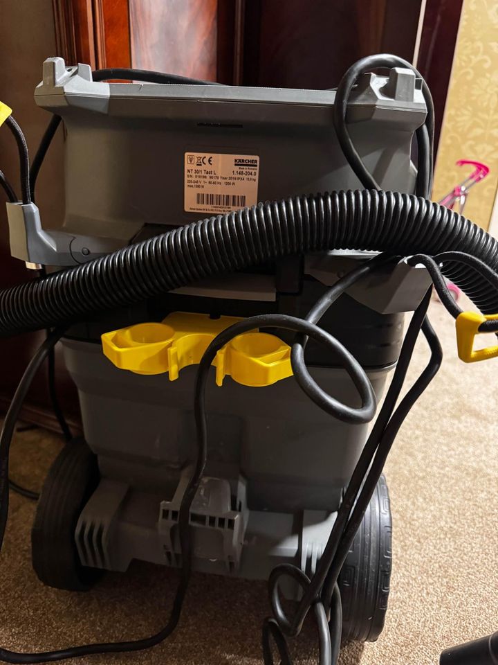 Karcher professional vacuum cleaner