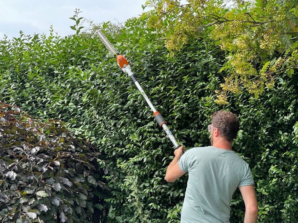 STIHL HS 82 T 30″ Petrol Hedge trimmer