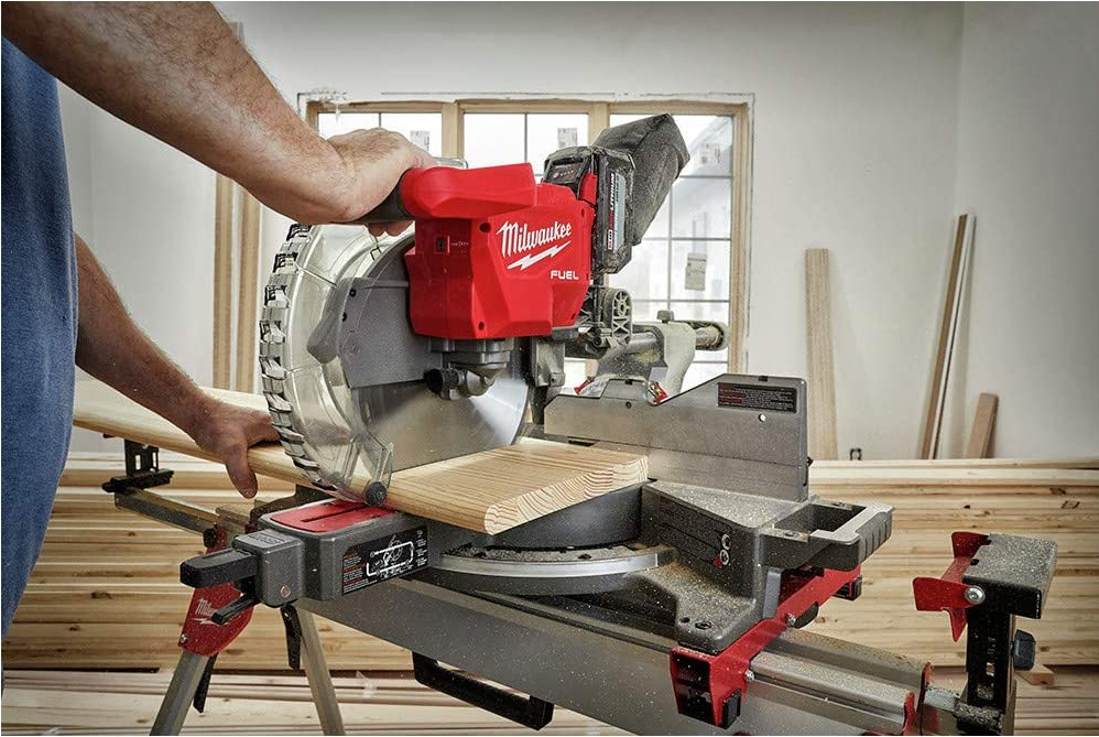 Milwaukee 2739-21HD M18 FUEL Li-Ion 12 in. Sliding Miter Saw Kit (12 Ah) New